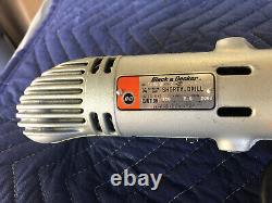 Black and Decker Heavy Duty 1/4 shorty drill vintage model 1065 CLEAN