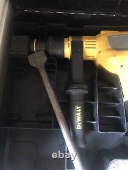 Dewalt D25614K-GB SDS Max Combination Hammer Drill 240V 1350W DEWD25614K