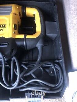 Dewalt D25614K-GB SDS Max Combination Hammer Drill 240V 1350W DEWD25614K