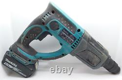 Makita DHR202 18V LXT Rotary Hammer Drill & 5Ah Battery