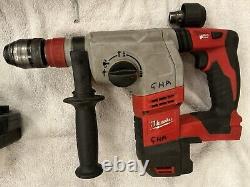 Milwaukee heavy duty drill HD18HX With Battery And Changer In Case 2 Chucks